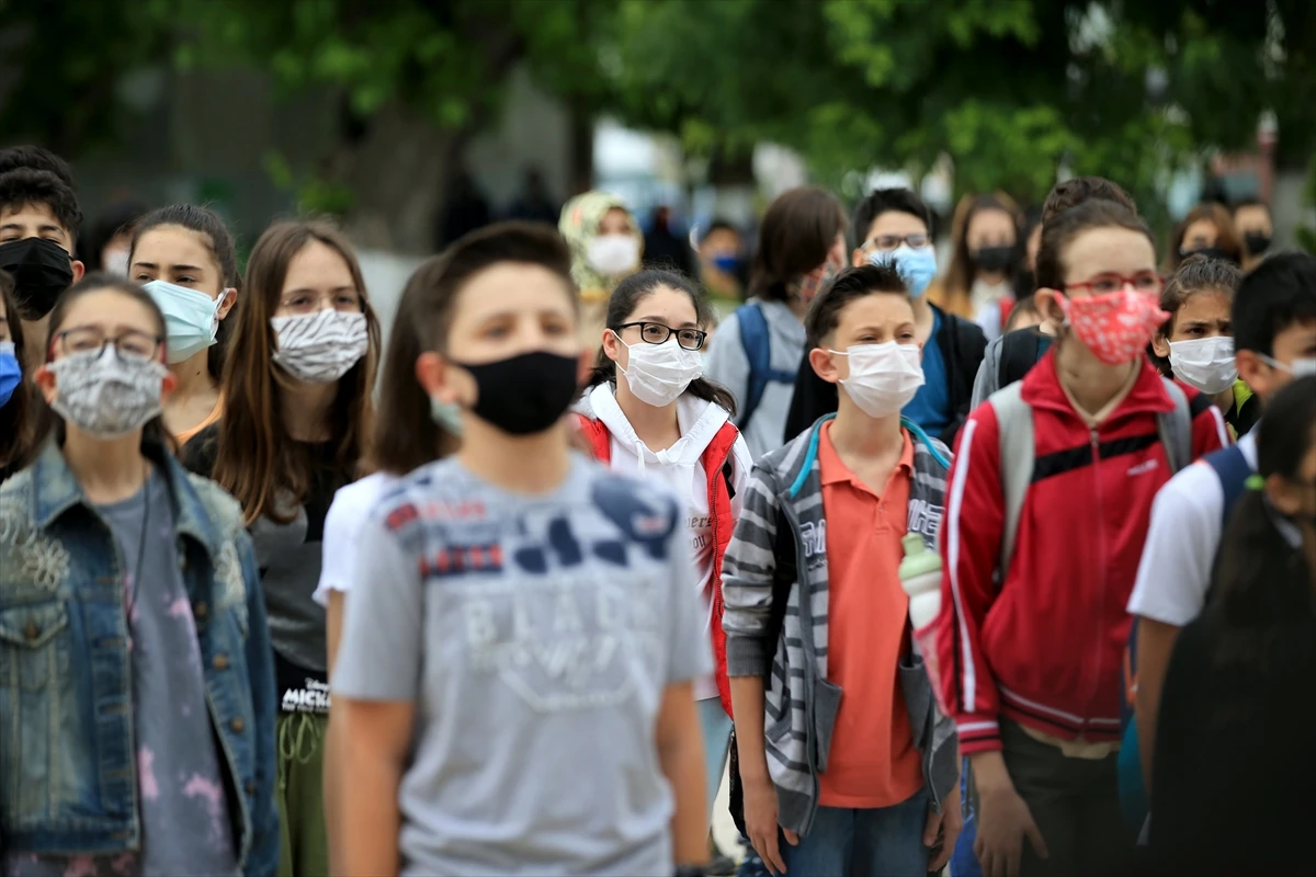 Ortaokul ve liseler yüz yüze eğitime başladı